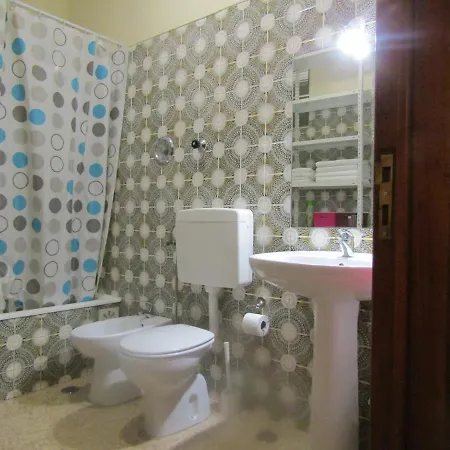 Casa Encantada - Benfica Апартаменты *